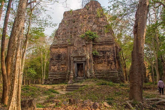 1-Day Angkor Wat Cycling Tour: Scenic Bike Adventure in Siem Reap - Bikes, Safety Gear, and Why the Pace Feels Right