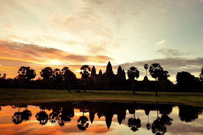 1day Private tour, Angkor sunrise,all main temples, Banteay srei - 4:45 am is worth it: watching Angkor Wat wake up