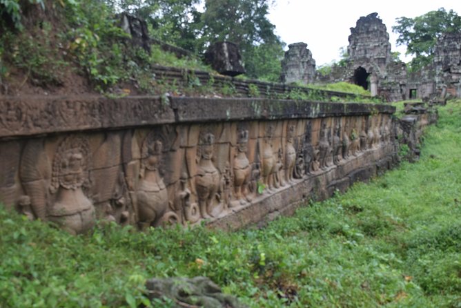 2-D Angkor temple tour with one sunrise in A/C vehicle and guide. - Who This Tour Is Best For
