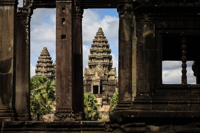 2-Day : Angkor Sunrise, Kompong Phluk Sunset & Banteay Srei Tour - Kompong Phluk floating village and Tonle Sap sunset, different scenery, same wonder