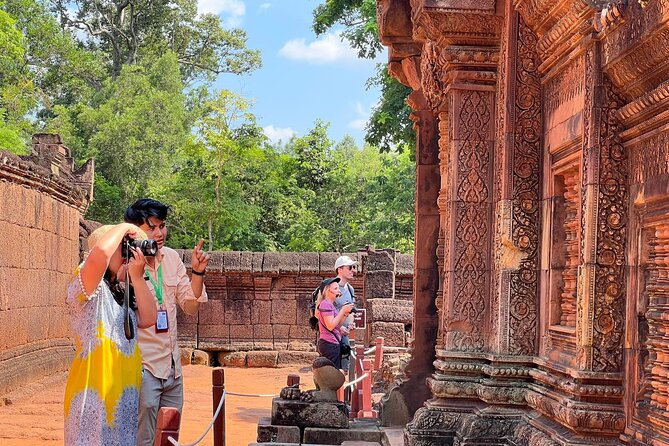 2-Day Angkor Wat Tour with Banteay Srei and Floating Village - Banteay Srei and Kampong Phluk: sandstone details and Tonle Sap life