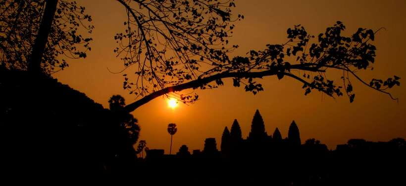 2-Day Angkor Wat With Small, Big Circuit & Banteay Srei Tour - Day 1: Angkor Wat, Ta Prohm, and the Small Circuit at Sunset