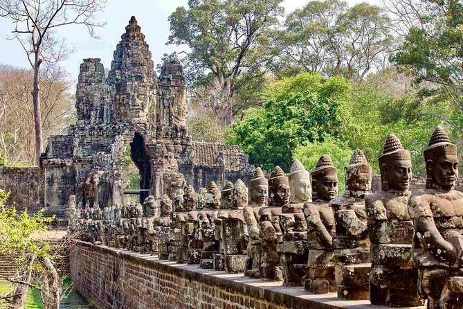 2-Day Best of Angkor Wat and Tonle Sap Lake Tour - Who should book this tour, and what kind of traveler should plan tweaks