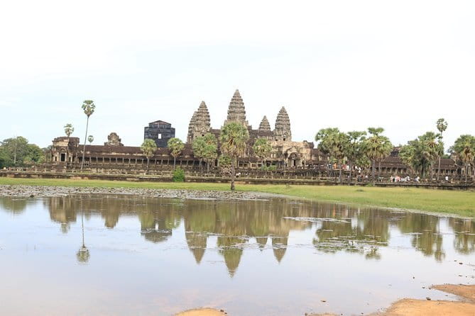 2 Day Cambodia Private Guided Tour in Angkor Temples - What the guide adds, beyond the temple name list