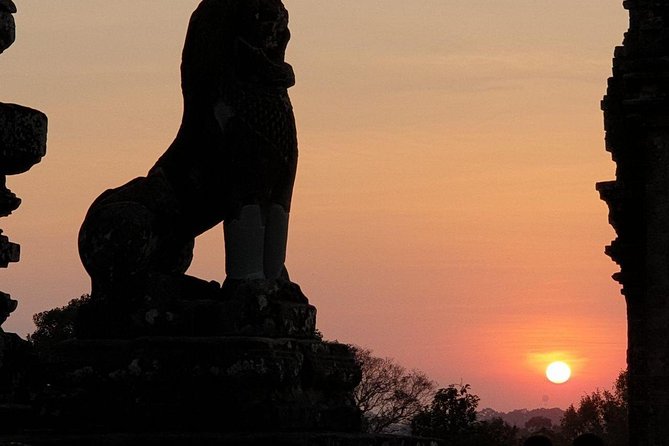 2 Days Angkor Wat Sunrise and Sunset Private Tour - Day 2: Banteay Srei, the smaller temples, and Phnom Bakheng at sunset