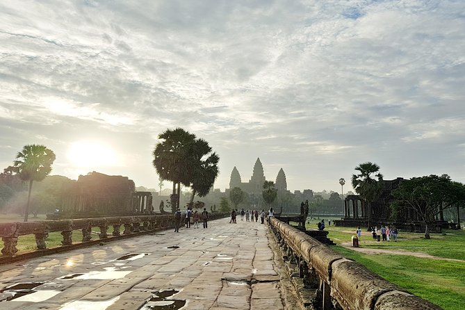 2-Days Private Tour in Angkor Sunrise, Banteay Srei and Beng Mealea Temple - Angkor Wat sunrise: the early pickup that sets the tone
