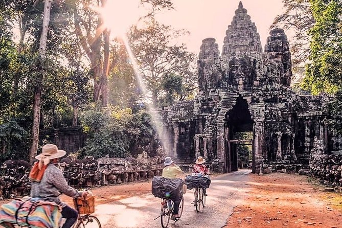 2-Days Tour (The Best Historical of Khmer Empire) - Beyond Temples: Psar Chaa Old Market and Artisans Angkor