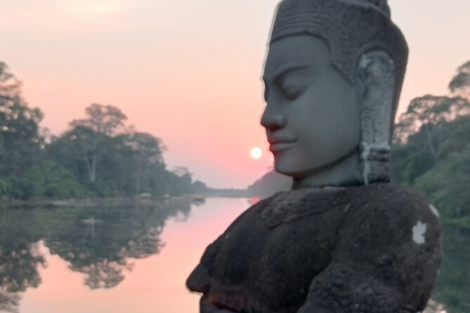 2 Days Tuk Tuk Private Tour of Angkor - Your driver-guide: Suy Sith and what his style adds