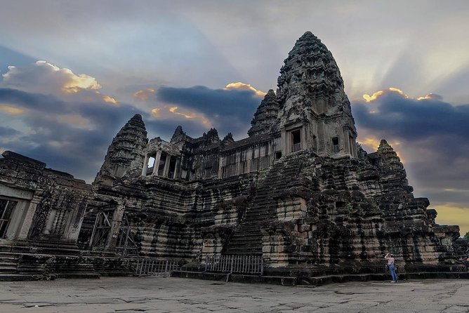 3-Day Angkor Wat & All Interesting Major Temples & Kulen Mount Waterfall - Day 1 from Angkor Wat to Angkor Thom’s gateways