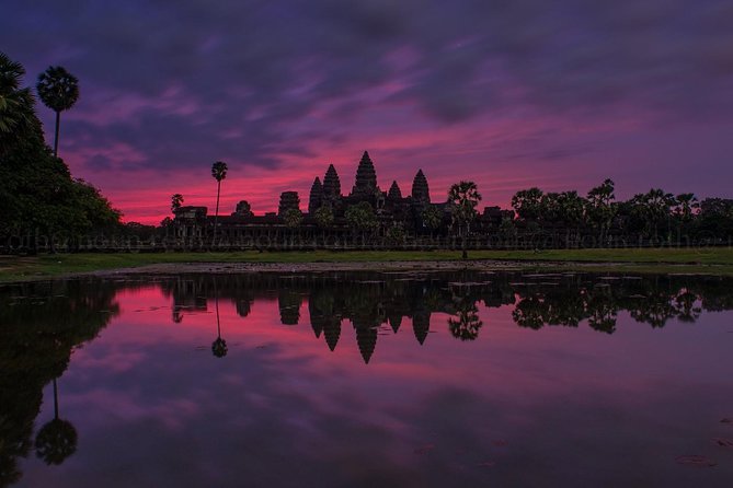 3-Day Angkor Wat with All Interesting Major Temples, Banteay Srei & Beng Mealea - Day 1: Angkor Wat first, Ta Prohm roots, then Angkor Thom and Phnom Bakheng sunset