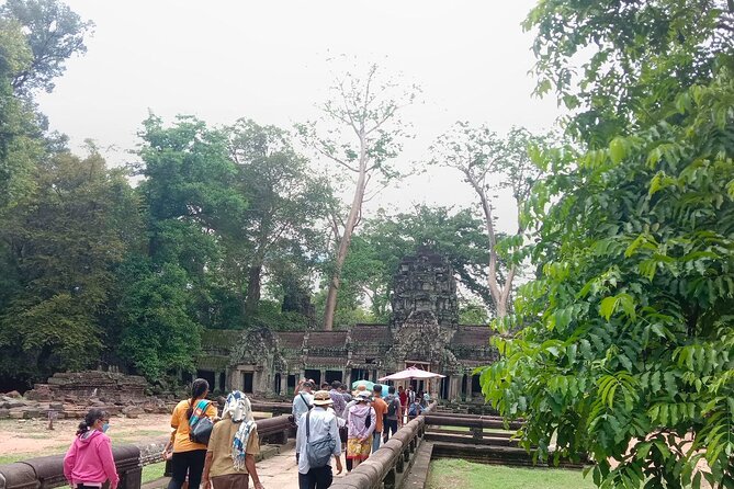 3-Day 'Temples & Tonle Sap' Tour - Day 3: Kompong Phluk on Tonle Sap, then Roluos temples and markets