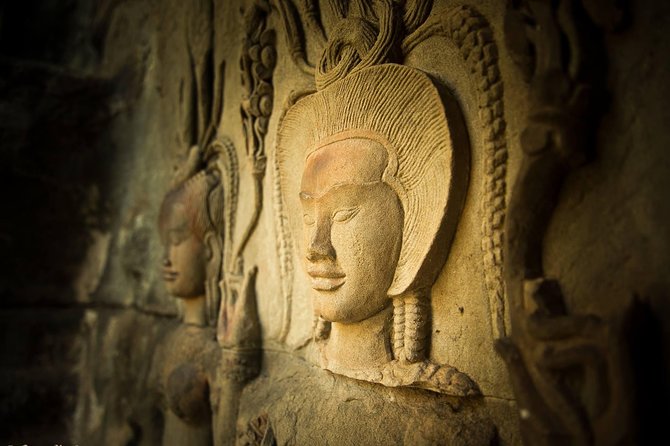 4-Day All Major Temples & Kulen mountain & Koh Ker & Beng Mealea - Day 1: Angkor Wat, Ta Prohm tree roots, and the Phnom Bakheng sunset climb