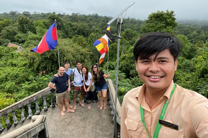 4-Day Excursion of Angkor, Koh Ker, Beng Mealea, Tonle Sap and Waterfalls - Day 3 Phnom Kulen and Banteay Srei, then Tonle Sap at Kampong Phluk