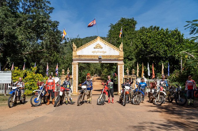 5 Days - Cambodia Ancient Trails & Jungle Temples - Day 3, Preah Khan Kompong Svay: Mud and Sand, Plus Village-View Stops