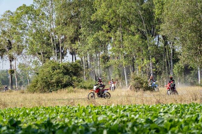 5 Days - Cambodia Ancient Trails & Jungle Temples - Day 5, Rolling Back Toward Siem Reap: Local Breakfast and That Last Dirt Road Push