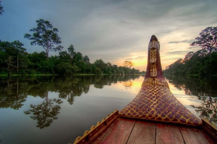 Angkor Bike tour & Gondola Sunset Boat - Group Size, Support, and English Guidance That Helps You Relax