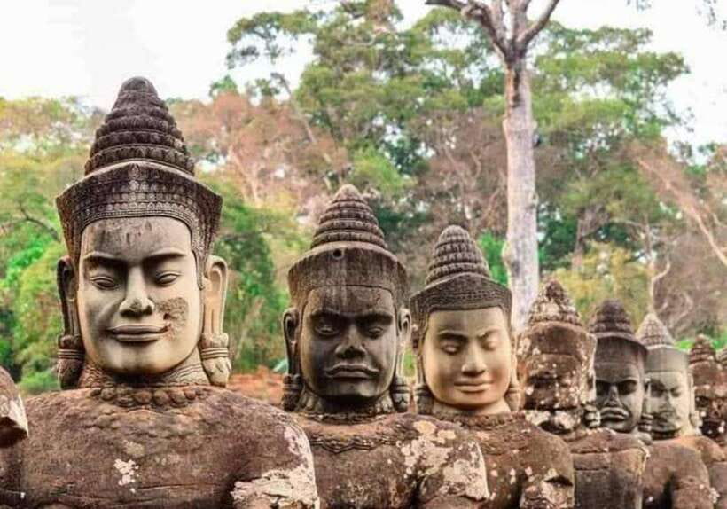 Angkor Cycling Tour - Angkor Wat for two hours: guided stories and photo timing