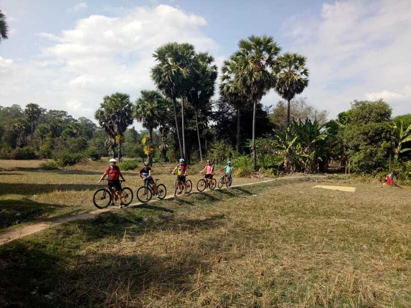 Angkor Cycling Tour - Moat rides, Bakheng Hill, and cycling the fortifications of Angkor Thom