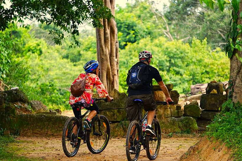 Angkor Jungle Biking Adventure Private Cycling Tour - Angkor Wat (about 1.5 hours): big views, guided context