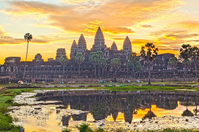 Angkor Sunrise Bike Tour - Breakfast & Lunch included - Angkor Wat at dawn: why this schedule works