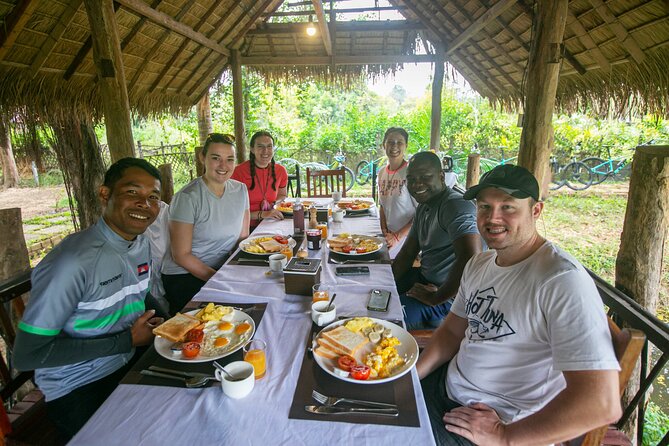 Angkor Sunrise Bike Tour / E-Bike or Tuk Tuk - Srah Srang lunch by an ancient reservoir