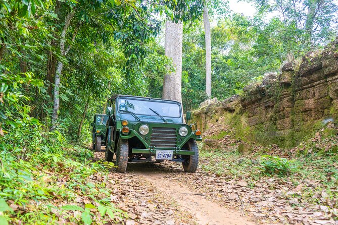 Angkor Sunrise Jeep Tour - Inclusive Breakfast & Lunch - Sunrise at Angkor Wat: photo spot, not just a spectacle