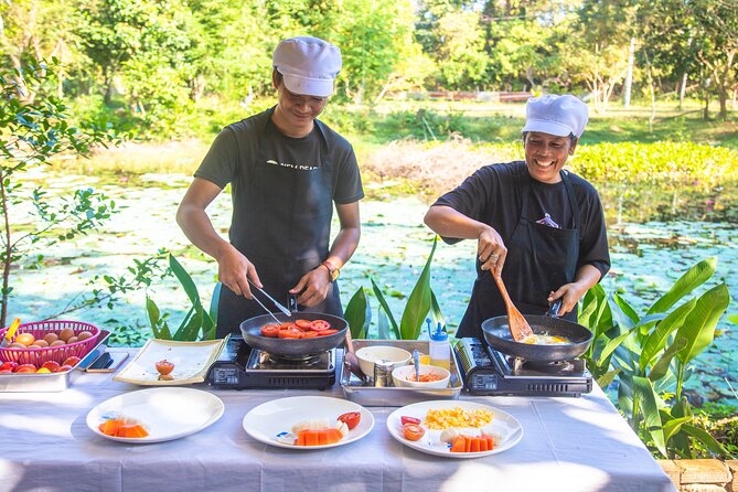 Angkor Sunrise Jeep Tour - Inclusive Breakfast & Lunch - Jeep comfort, small-group size, and what to wear