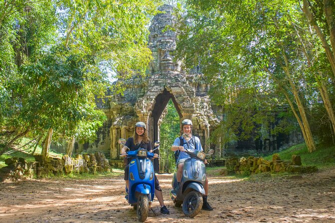 Angkor Sunrise Vespa Tour / Tuk Tuk or Car - Vespa sunrise: why the 4:30am start pays off