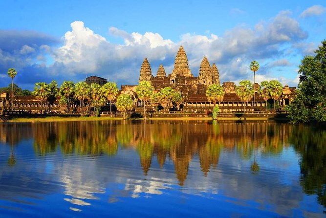 Angkor temples Tour - Entering Angkor Wat without getting lost in the details