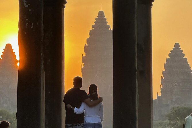 Angkor Wat 1-Day Tour by Private Car or Minivan - Sunrise or Sunset: How to Choose Your Best Light