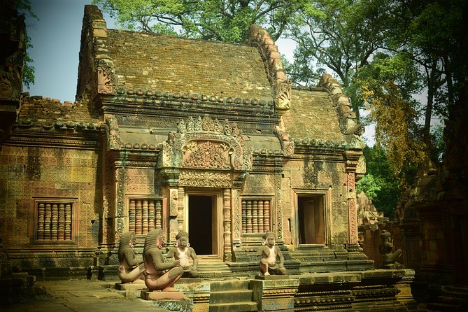Angkor Wat & Banteay Srey Tour - Bayon at Angkor Thom: 54 Towers and Over 200 Smiling Faces