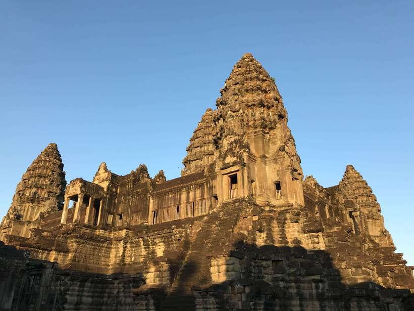 Angkor Wat by Vintage Jeep – Private Tour (Optional Sunrise) - Meet-up, pickup, and what your morning run feels like