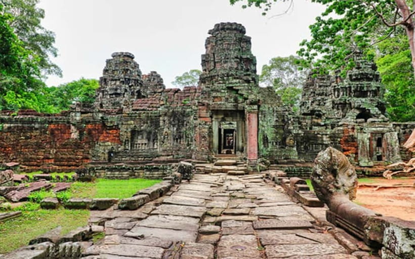 Angkor Wat: Full-Day Guided Sunset Tour - Phnom Bakheng Sunset: The Climb, the Views, and Weather Reality