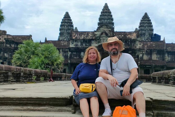 Angkor Wat full Day 'Small Group with sunset & Tour Guide - Phnom Bakheng sunset: the payoff stop, with a reality check
