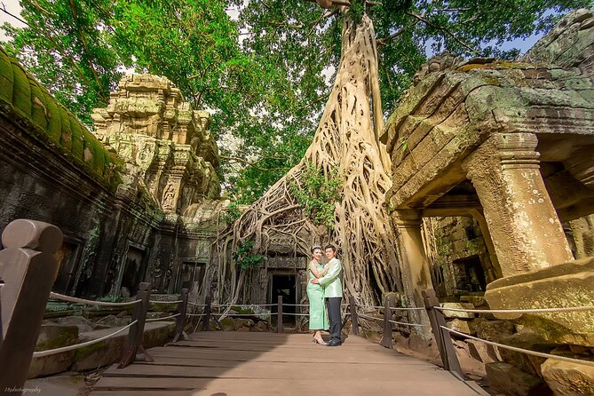 Angkor Wat Full-Day Sunrise & Sunset Private Tour All Interesting Major Temples - Inside Angkor Thom: Victory Gate, Bayon, and Baphuon