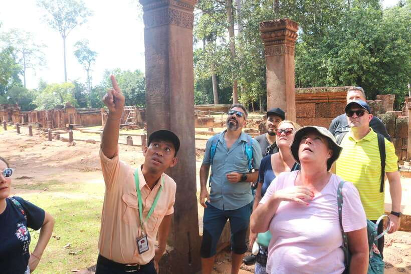 Angkor Wat: Full-Day Temples Small Group Tour - Srah Srang break: recharge near the water garden stop