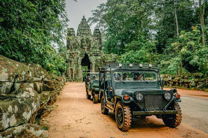 Angkor Wat: Guided Jeep Tour Inclusive lunch at local house - Angkor Wat Late-Day Visit and Why Your Guide Matters Most