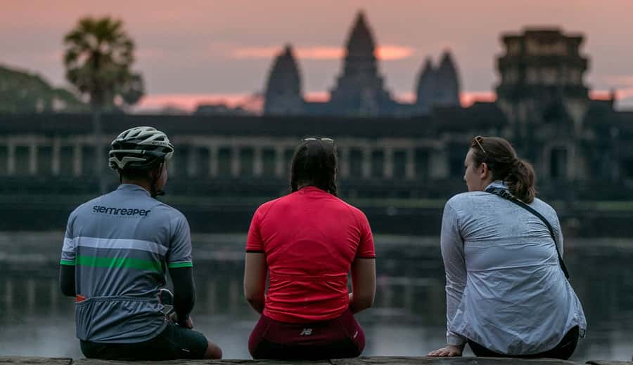 Angkor Wat: Guided Sunrise Bike Tour w/ Breakfast and Lunch - How the small-group setup keeps the day comfortable