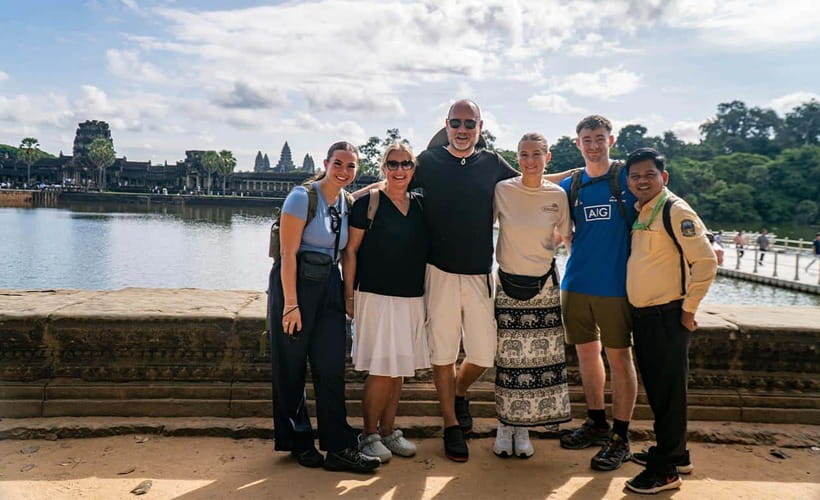 Angkor Wat: Guided Vespa Tour / Tuk Tuk or Car - Angkor Wat guided visit: more than the postcard