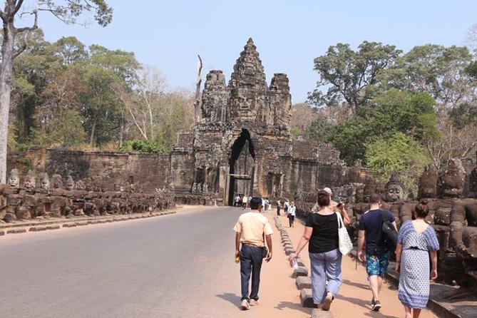 Angkor Wat highlight Tour From Sunrise -Small Group - Price math: $18 plus the USD 37 temple pass and what is included