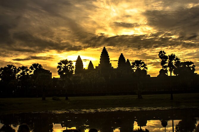 Angkor Wat Highlights and Sunrise Guided Tour from Siem Reap - Sunrise logistics: what you will do before the light appears