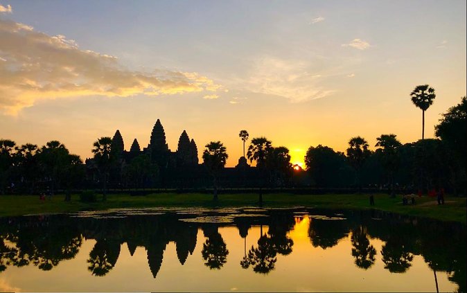 Angkor Wat Highlights and Sunrise Guided Tour from Siem Reap - Who should book this Angkor Wat Highlights and Sunrise tour