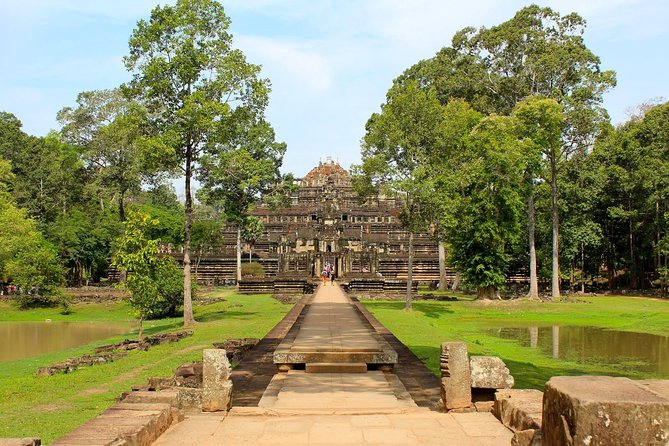 Angkor Wat one Day Private Tour for All Highlight Angkor Temples - Bayon Temple: the face towers that redefine the mood