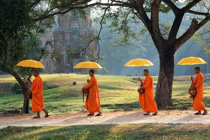 Angkor Wat plus Balloon Ride with Khmer Lunch - The Tethered Helium Balloon: 12 Minutes, About 200 Meters, Big Views