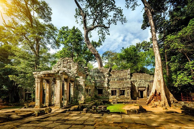 Angkor Wat Private Day Tour from Siem Reap - Bayon Temple: The Smiling Faces and the Feeling of Being Watched