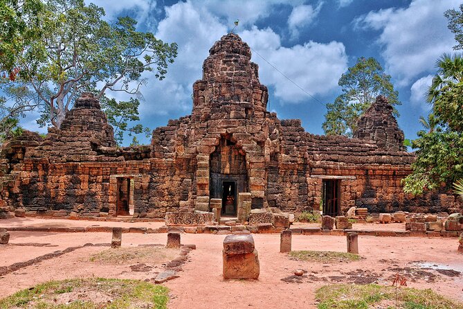 Angkor Wat Private Tuk-Tuk Tour (sunrise Option) & more - Stop 2: Bayon Temple and the faces you cannot ignore