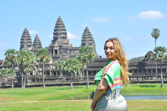 Angkor Wat Shared Tours from Siem Reap Angkor Airport (SAI) - Bayon Temple and the South Gate: 216 Smiling Faces