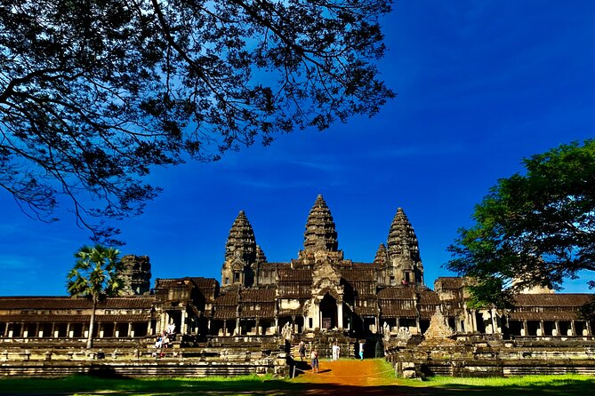 Angkor Wat Small Circuit & Sunset Tour - Angkor Thom, Victory Gate, and the sunset finish you planned the whole day for