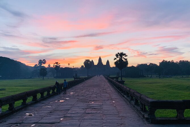Angkor Wat Sunrise and Angkor Thom Sunset Tour - Ta Prohm Temple, Why the Bayon-Era Look Feels So Different