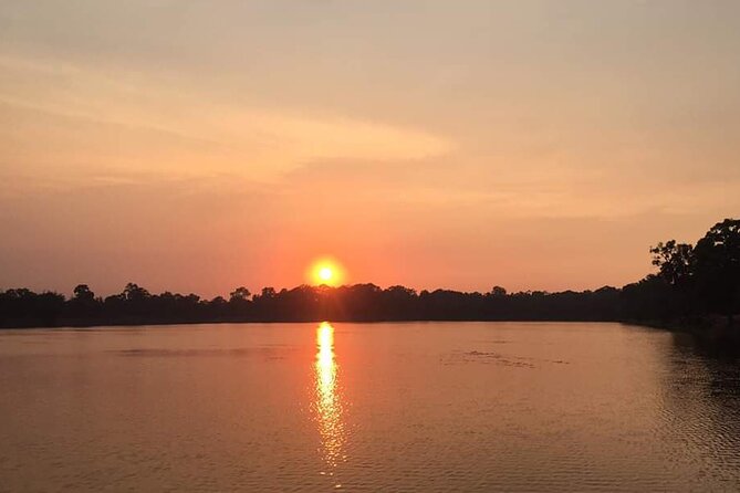 Angkor Wat Sunrise and Tonle Sap Cruise Sunset Tour - Kompong Pluk Floating Village and How Tonle Sap Lives